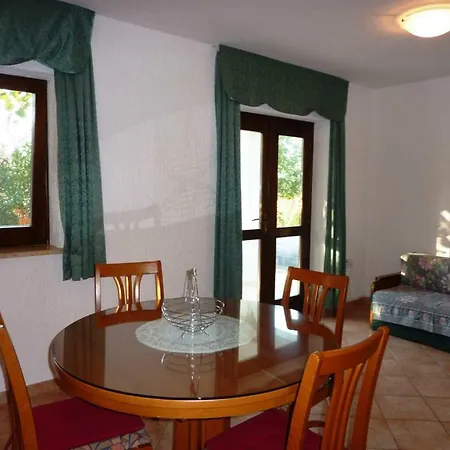 In With Terrace, Wifi Apartmán Funtana